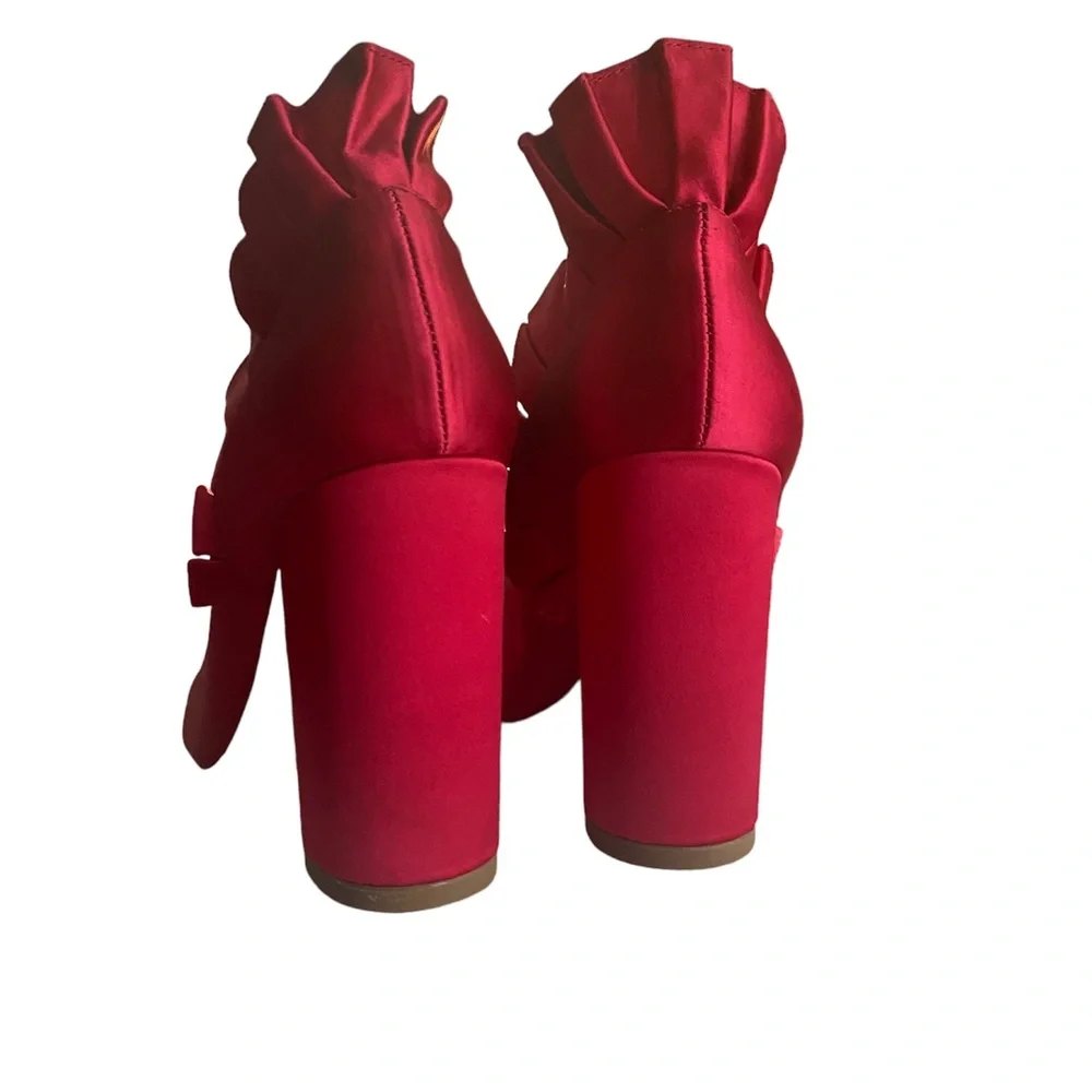 Botkier vienna hot pink ruffle heel 5.5 - Picture 3 of 5